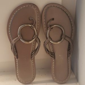 USED Bernardo silver o-ring leather sandal